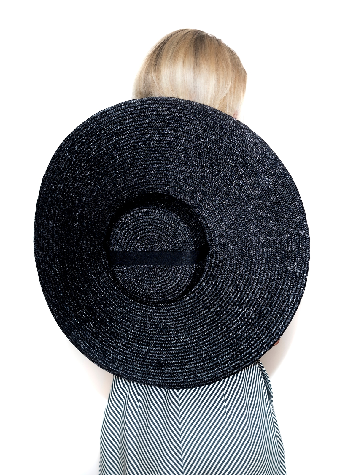 Соломенная шляпа Тотти с лентами большая чёрная--6